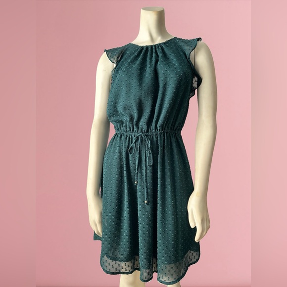 H&M Green Pleated Tie Front Sundress - Picture 1 of 3